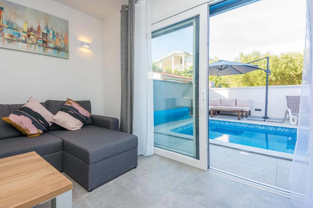 Apartment Spanic 1 Vir Exterior photo